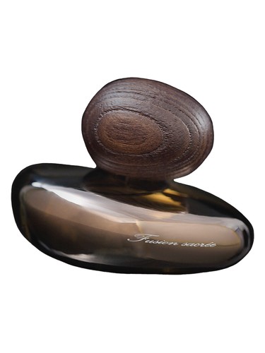 Fusion Sacrée Obscur by Majda Bekkali