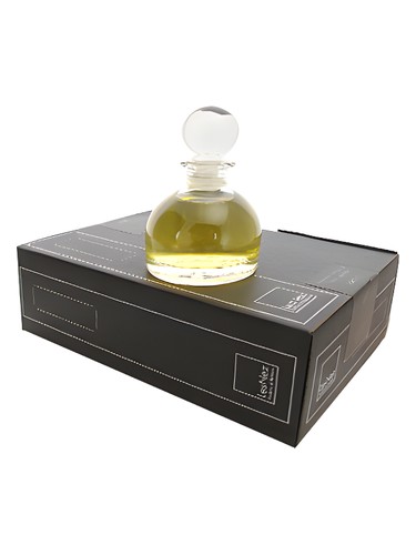Turtle Vetiver Front by Les Nez