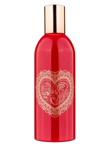 Love by Maori Collection